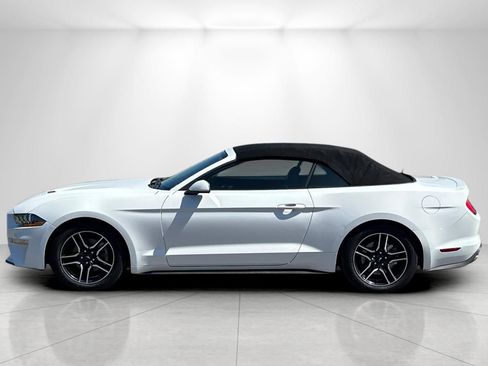 Used 2022 Ford Mustang Premium RWD image 6