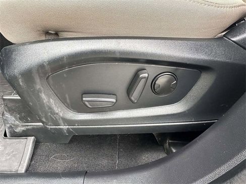 Used 2020 Ford Explorer XLT w/ Comfort Package image 22