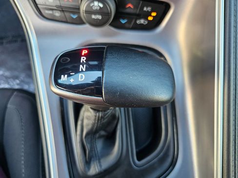 Used 2019 Dodge Challenger R/T Scat Pack RWD image 17