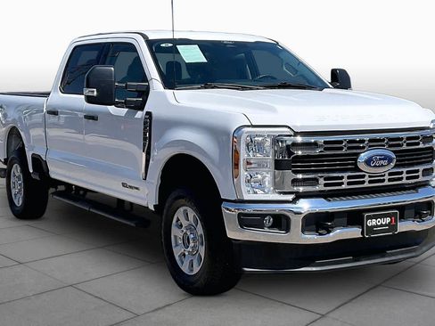 Used 2024 Ford F250 XLT w/ FX4 Off-Road Package AWD/4WD image 3
