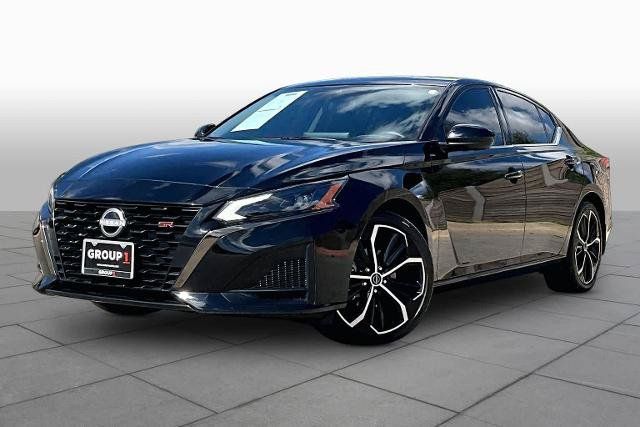 Certified 2025 Nissan Altima 2.5 SR w/ SR Premium Package FWD image 1