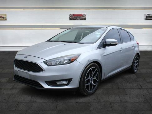 Used 2017 Ford Focus SEL image 3