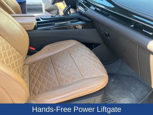 Used 2023 Cadillac Escalade Premium Luxury w/ Performance Package image 20