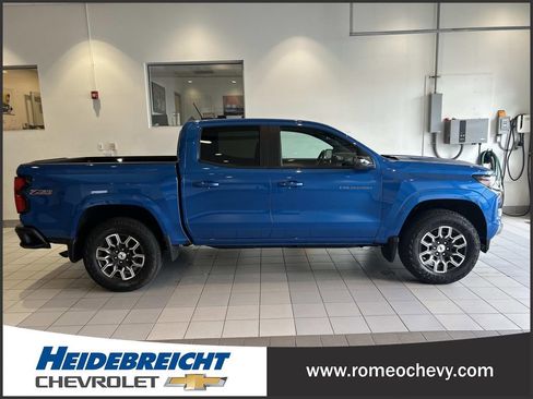 Used 2024 Chevrolet Colorado Z71 w/ Z71 Convenience Package 2 AWD/4WD image 2