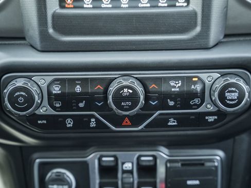 Used 2021 Jeep Wrangler Unlimited Sport AWD/4WD image 22