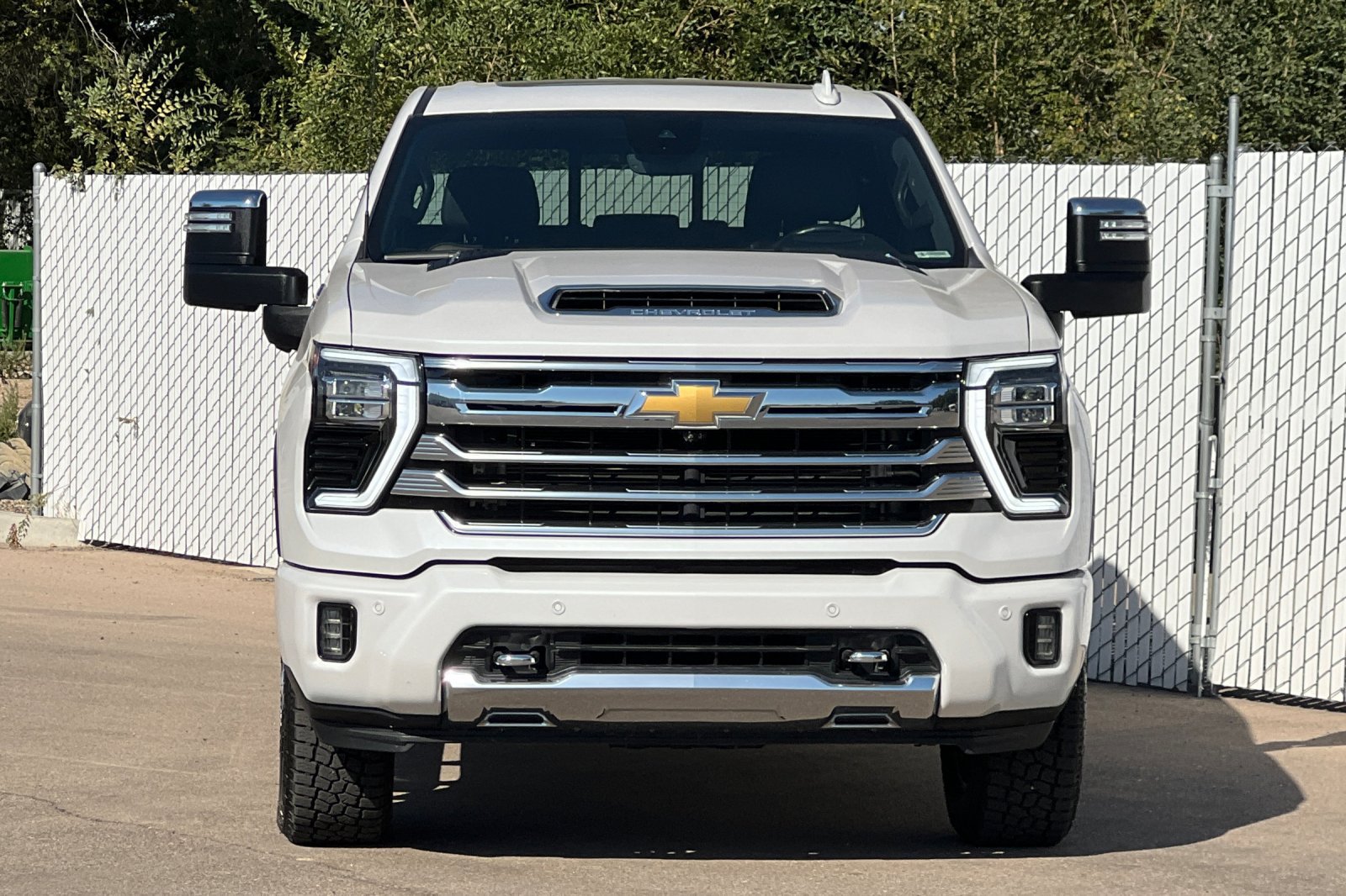 Used 2024 Chevrolet Silverado 2500 High Country w/ Technology Package AWD/4WD image 6