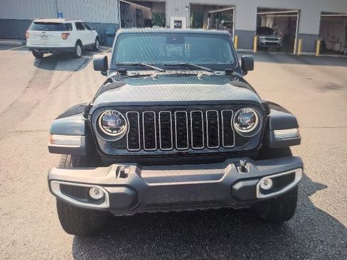 Used 2024 Jeep Gladiator Sport w/ Premium Package AWD/4WD image 10