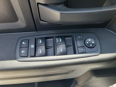 Used 2018 RAM 1500 Express w/ Express Value Package RWD image 21