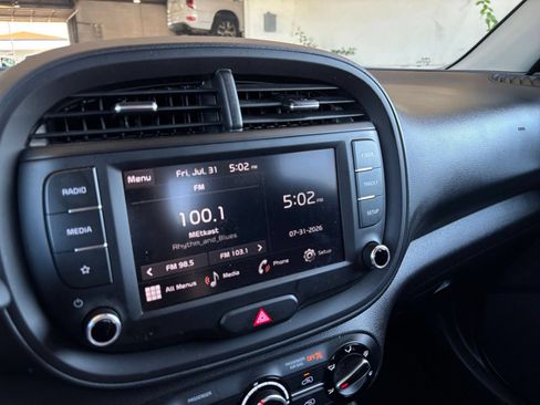 Used 2025 Kia Soul LX w/ LX Technology Package FWD image 20