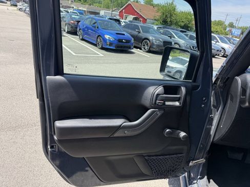 Used 2017 Jeep Wrangler Unlimited Sport AWD/4WD image 13