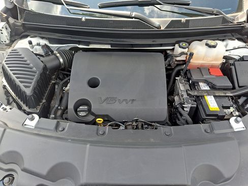 Used 2023 Chevrolet Traverse RS w/ LPO, Floor Liner Package AWD/4WD image 28