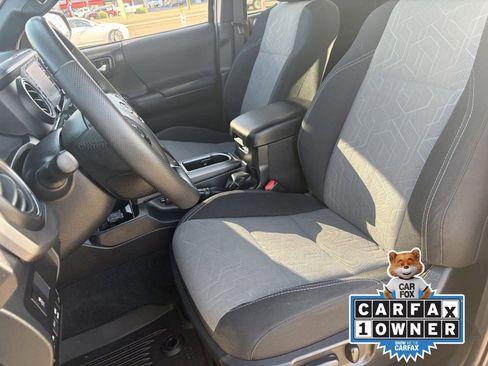 Used 2022 Toyota Tacoma TRD Off-Road w/ Technology Package image 21