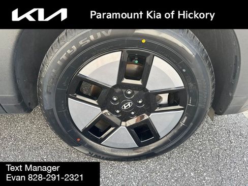 Used 2024 Hyundai Santa Fe SEL AWD/4WD image 9