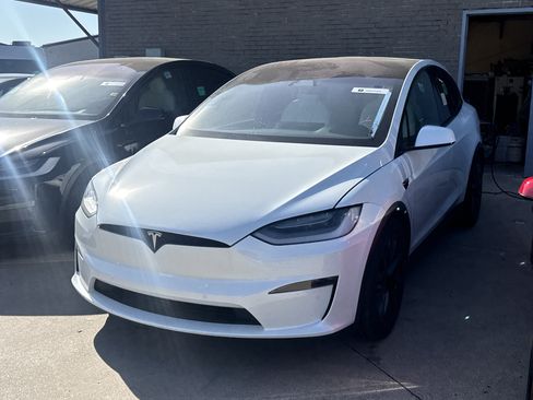 Used 2022 Tesla Model X AWD/4WD image 2