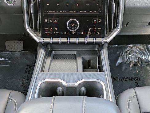 Certified 2026 GMC Acadia Elevation w/ Elevation Premium Package FWD image 32