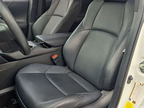Used 2024 Toyota Venza XLE AWD/4WD image 18