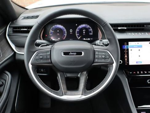 Used 2026 Jeep Grand Cherokee L Limited AWD/4WD image 18