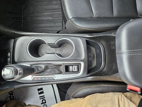 Used 2020 Chevrolet Equinox Premier image 16