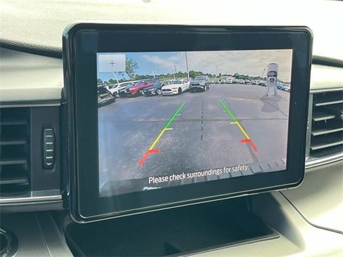 Used 2022 Ford Explorer XLT w/ Equipment Group 202A image 34