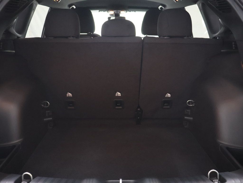 Used 2025 Jeep Compass Sport AWD/4WD image 13
