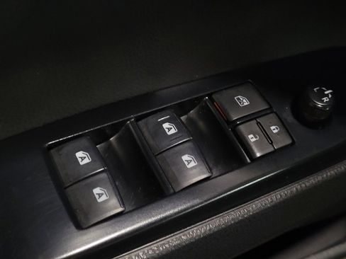 Used 2019 Toyota Camry SE image 27