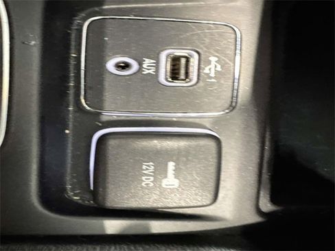 Used 2023 Jeep Cherokee Altitude Lux image 13