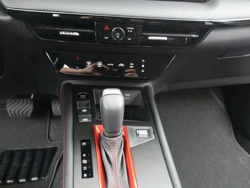 New 2026 Nissan Kicks SR FWD image 17