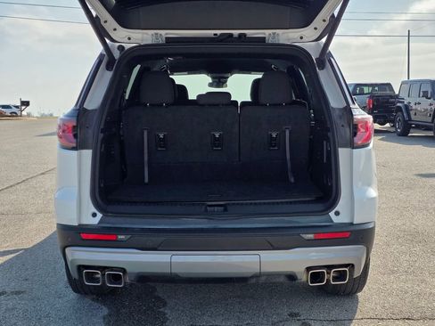 Used 2025 GMC Acadia Elevation image 7