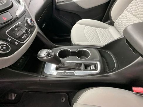 Used 2020 Chevrolet Equinox LS w/ LS Convenience Package FWD image 19