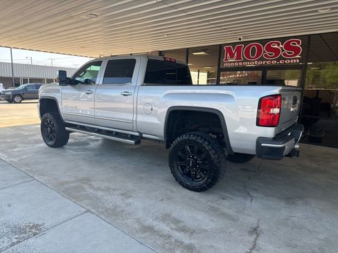 Used 2019 GMC Sierra 2500 Denali w/ Duramax Plus Package AWD/4WD image 6