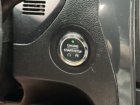 Used 2018 Ford Explorer XLT w/ Equipment Group 202A AWD/4WD image 22