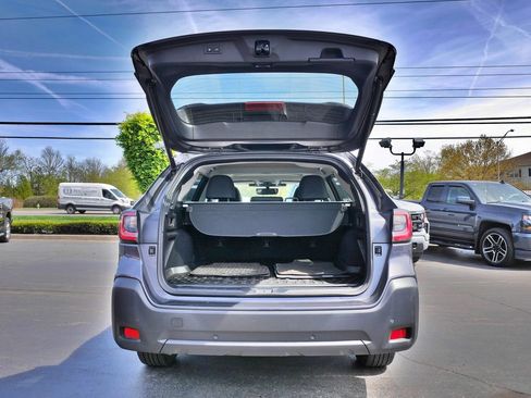 Used 2023 Subaru Outback Onyx Edition AWD/4WD image 16