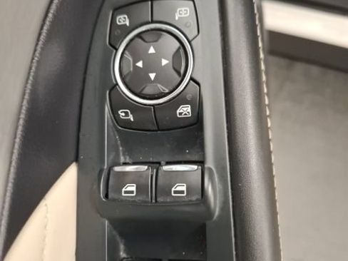 Used 2019 Ford Explorer Platinum AWD/4WD image 16