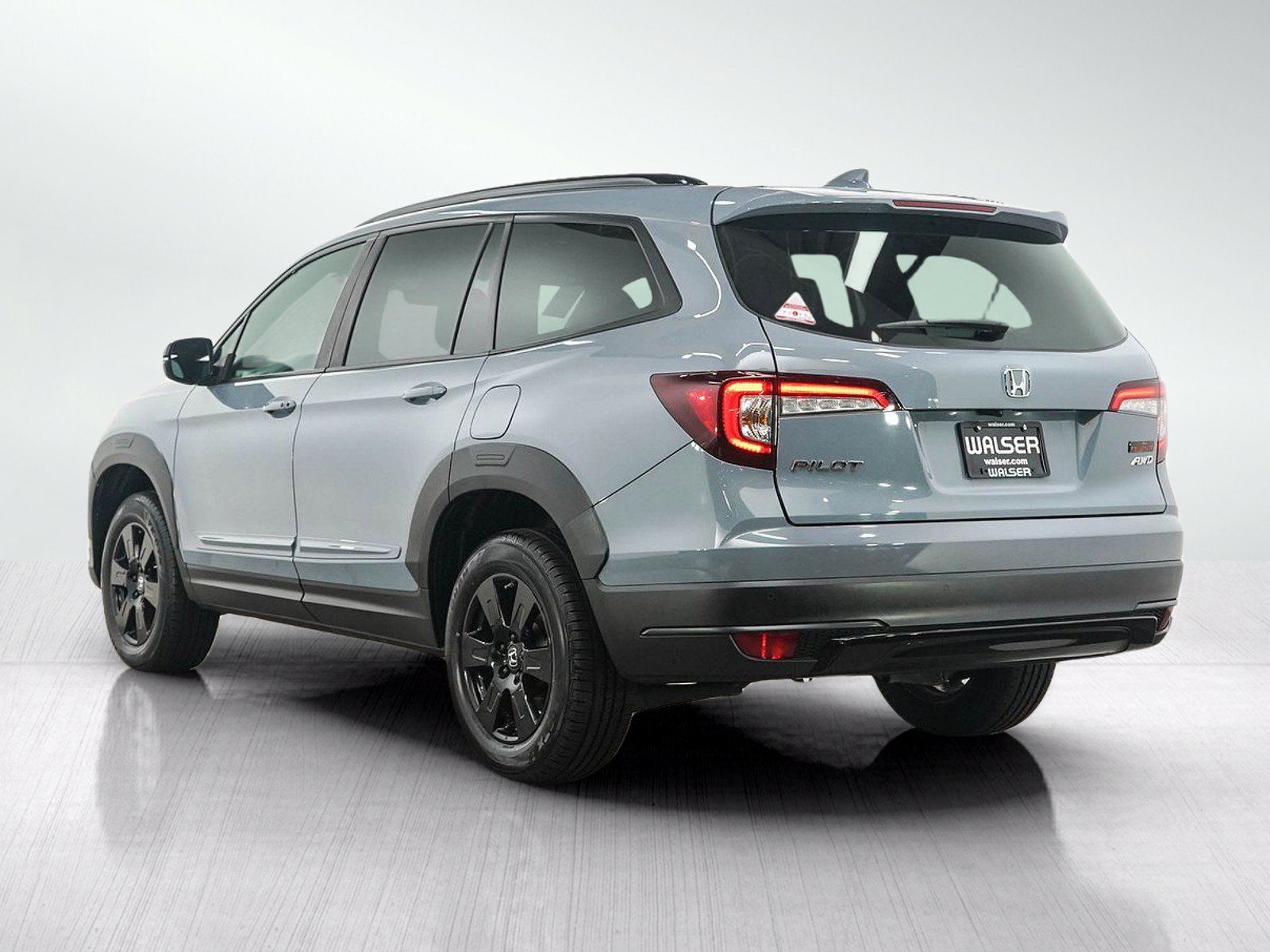Used 2022 Honda Pilot TrailSport image 3