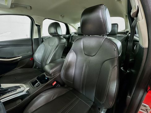 Used 2012 Ford Focus SEL image 19