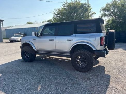 Used 2021 Ford Bronco Outer Banks AWD/4WD image 2