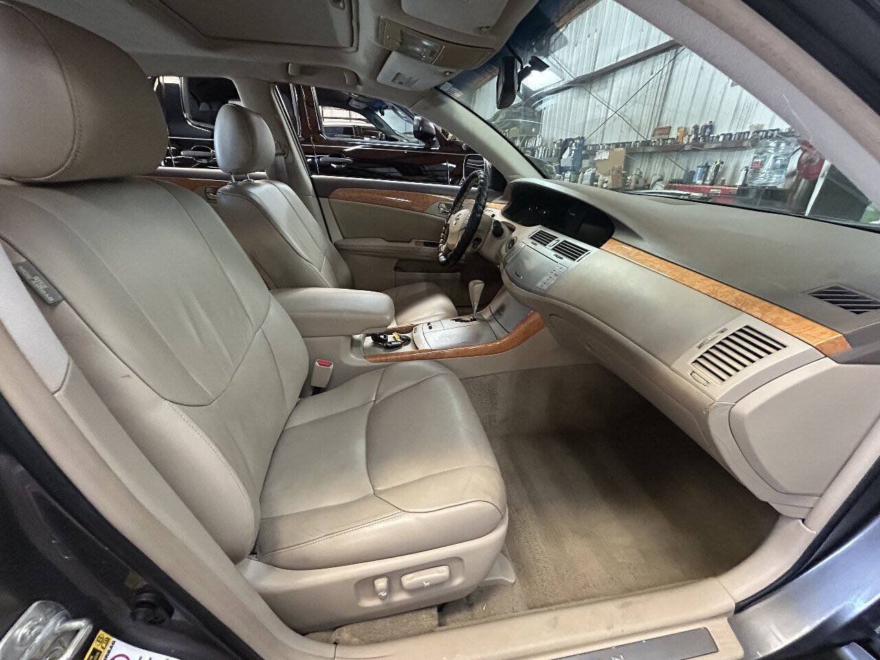 Used 2006 Toyota Avalon XLS FWD image 26