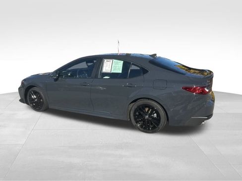 Used 2025 Toyota Camry SE image 13