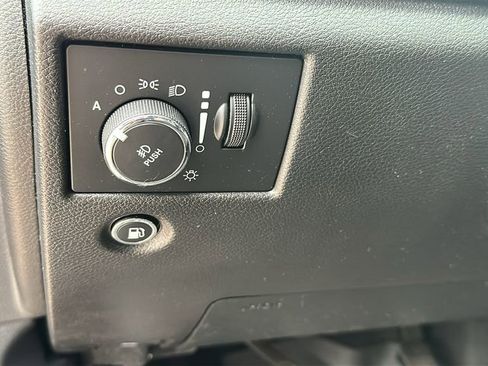 Used 2021 Jeep Grand Cherokee Laredo X image 13