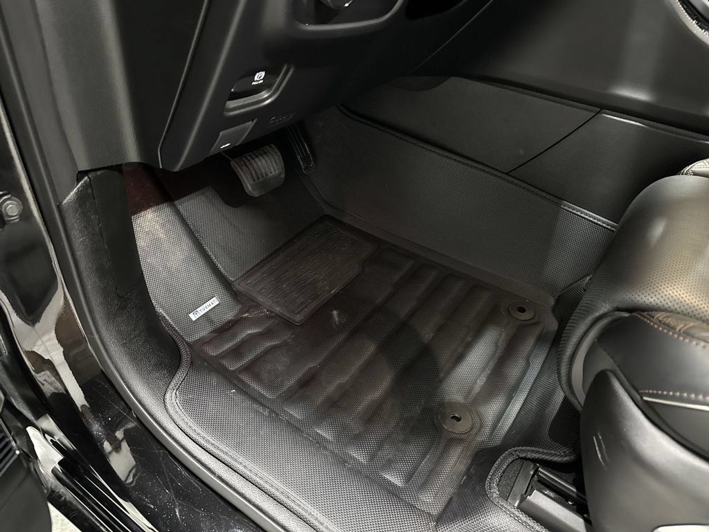 Used 2025 Jeep Grand Cherokee Summit AWD/4WD image 10