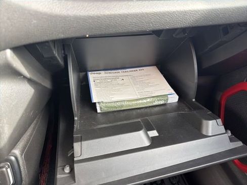 Used 2023 Jeep Renegade Trailhawk image 32