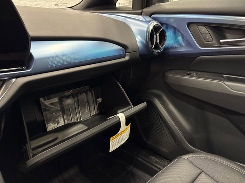 New 2026 Chevrolet Equinox EV LT w/ Convenience Package II AWD/4WD image 17