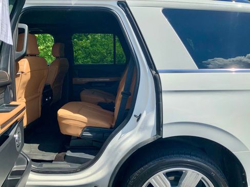 Used 2023 Ford Expedition Platinum AWD/4WD image 26