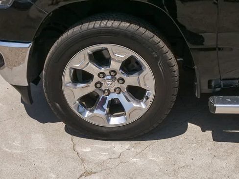 Used 2019 RAM 1500 Big Horn RWD image 5