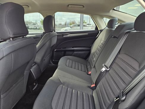 Used 2018 Ford Fusion SE FWD image 13