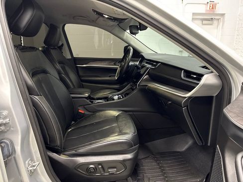 Used 2021 Jeep Grand Cherokee L Limited AWD/4WD image 35