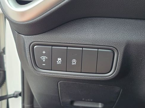 Certified 2025 Kia Soul LX w/ LX Technology Package FWD image 26