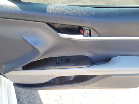 Used 2021 Toyota Camry SE w/ Audio Upgrade Package FWD image 10