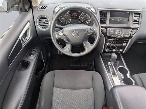 Used 2020 Nissan Pathfinder SV image 16