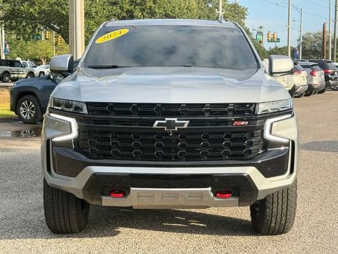 Used 2024 Chevrolet Tahoe Z71 w/ Luxury Package AWD/4WD image 2